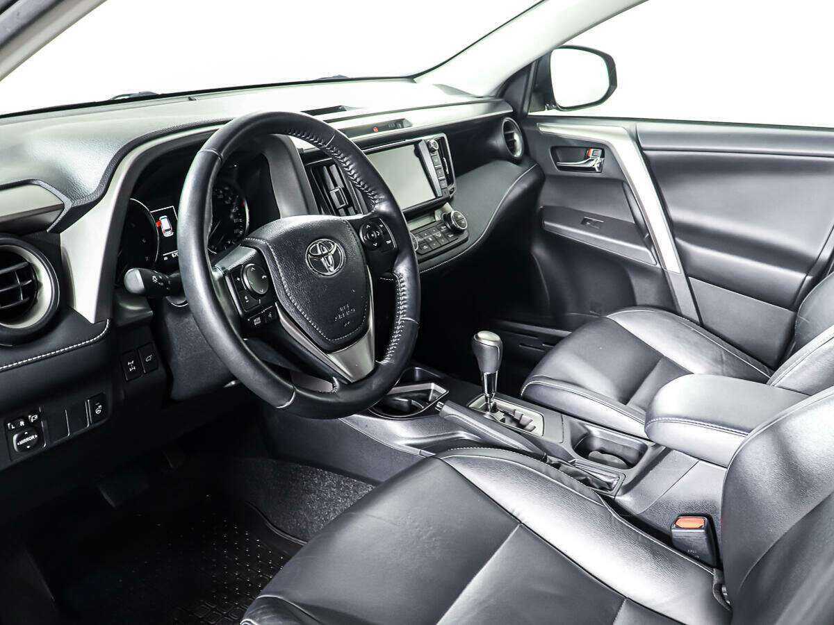 Купить Toyota RAV4 с пробегом. Фото: #12