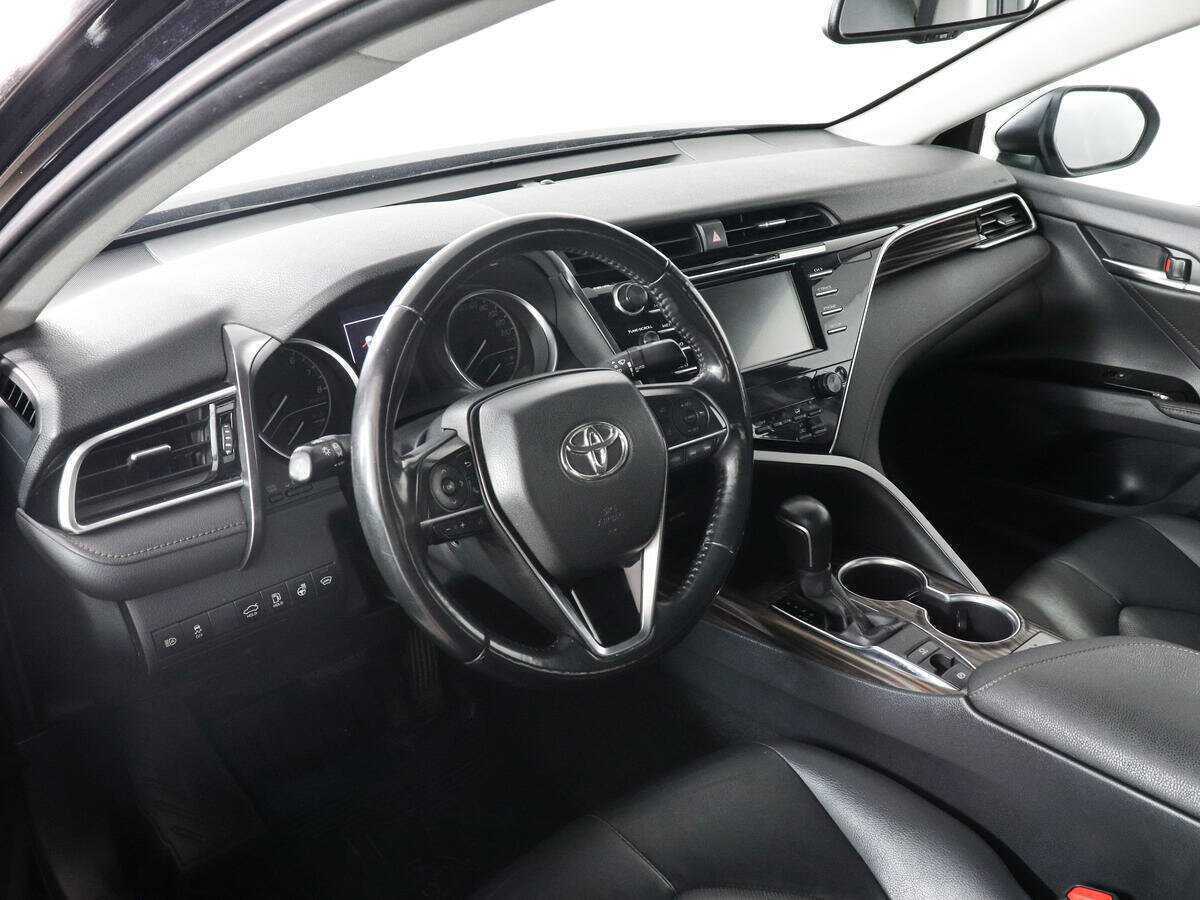 Купить Toyota Camry с пробегом. Фото: #8