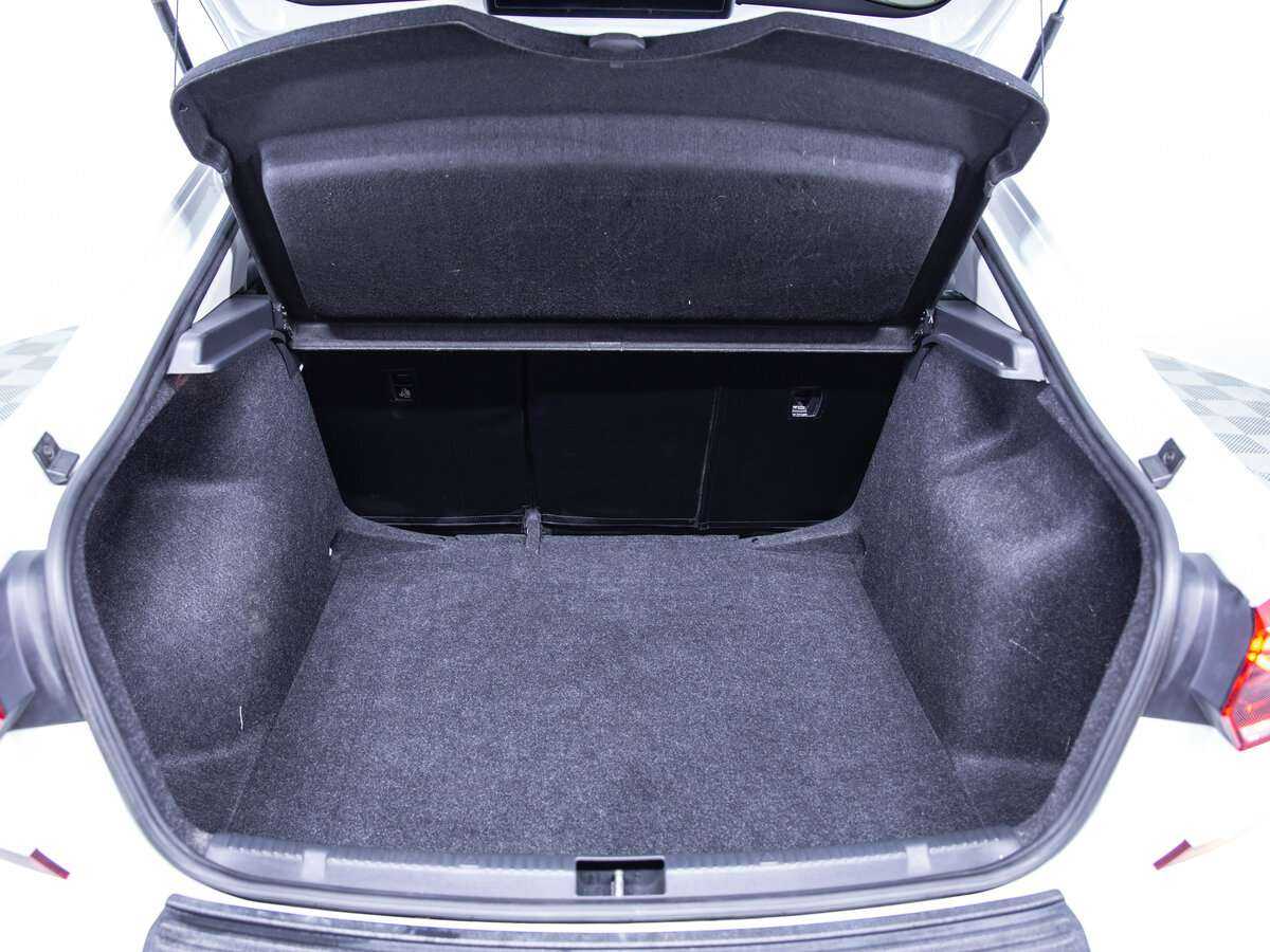 Купить Volkswagen Polo с пробегом. Фото: #6