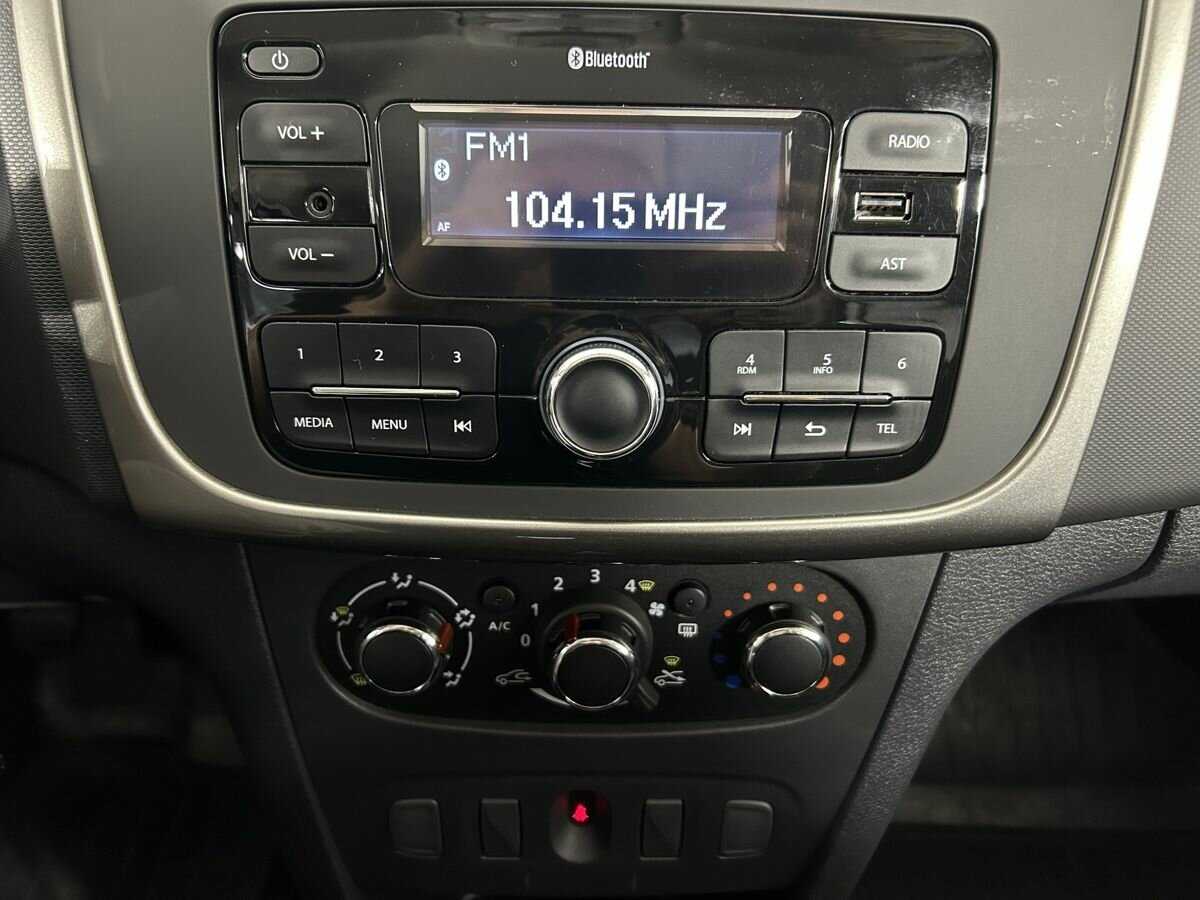 Купить Renault Sandero с пробегом. Фото: #11