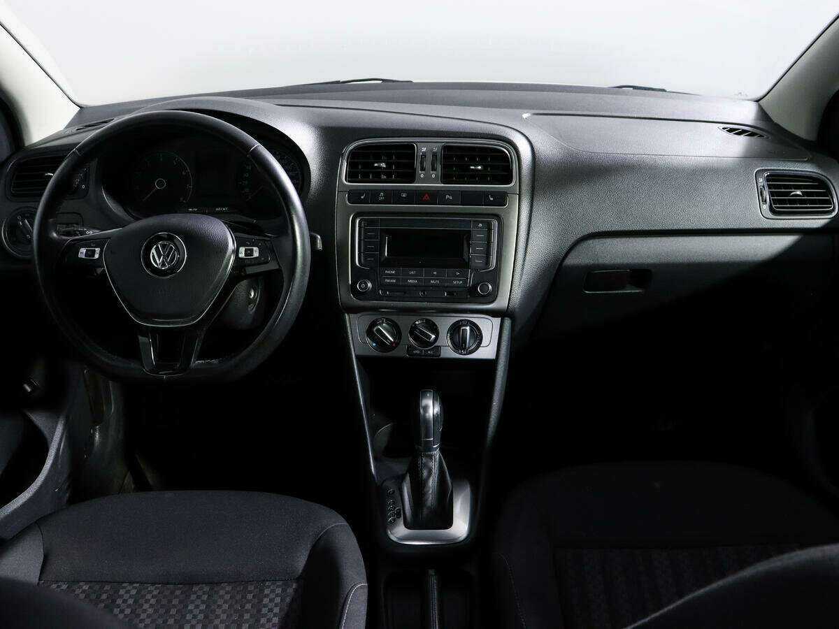 Купить Volkswagen Polo с пробегом. Фото: #10