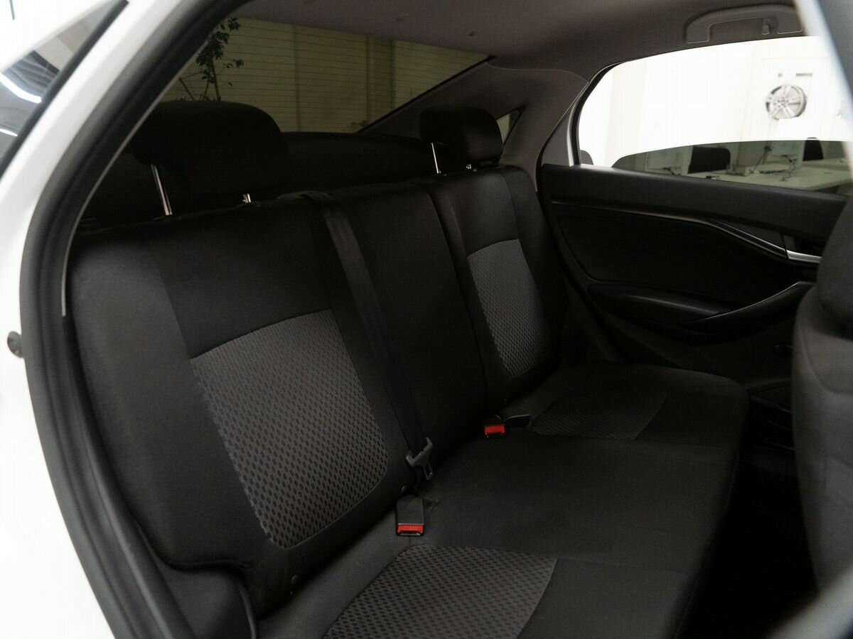 Купить Lada (ВАЗ) Vesta с пробегом. Фото: #7