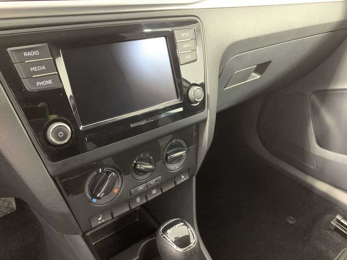 Купить Skoda Rapid с пробегом. Фото: #13