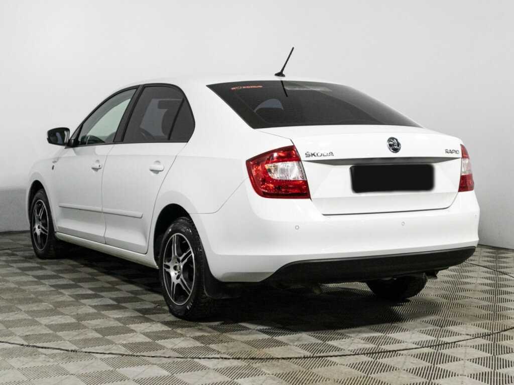 Купить Skoda Rapid с пробегом. Фото: #6
