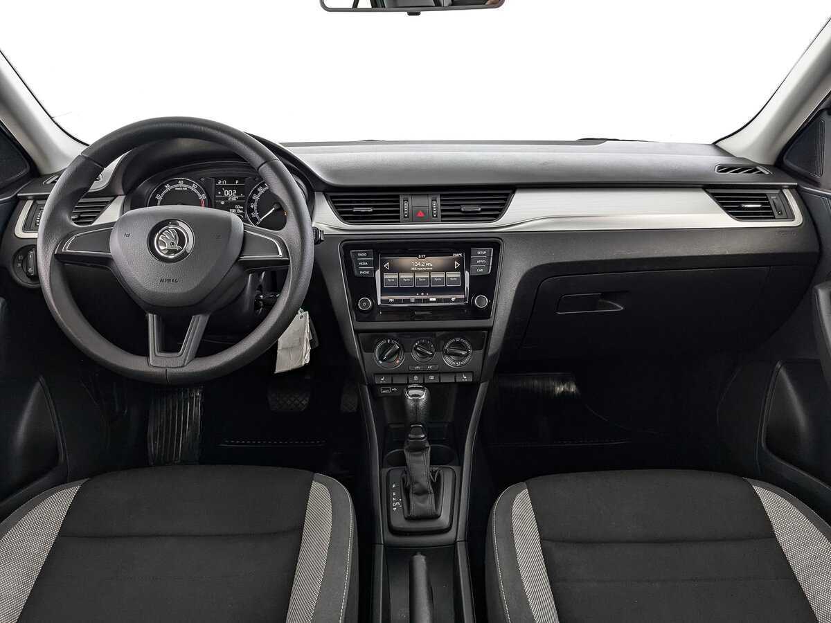 Купить Skoda Rapid с пробегом. Фото: #9