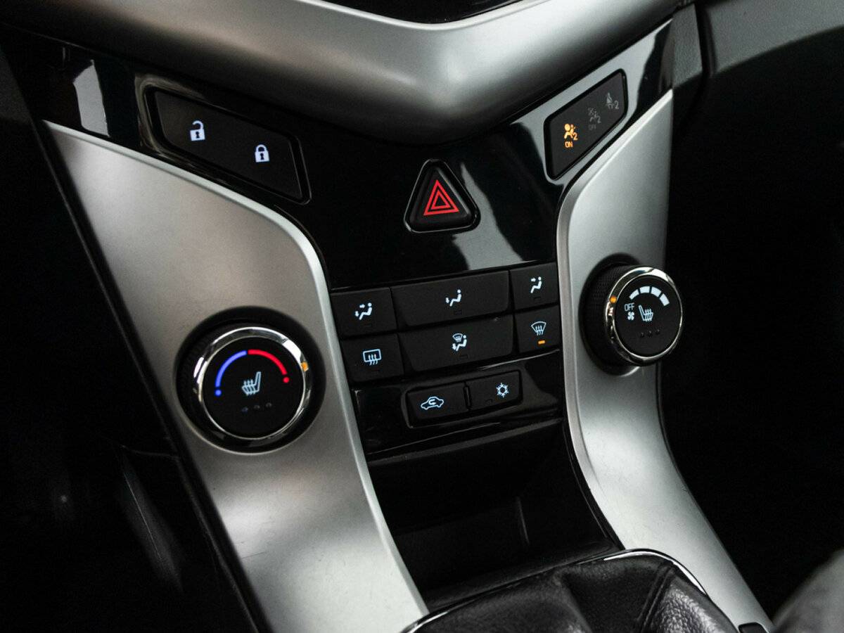 Купить Chevrolet Cruze с пробегом. Фото: #14