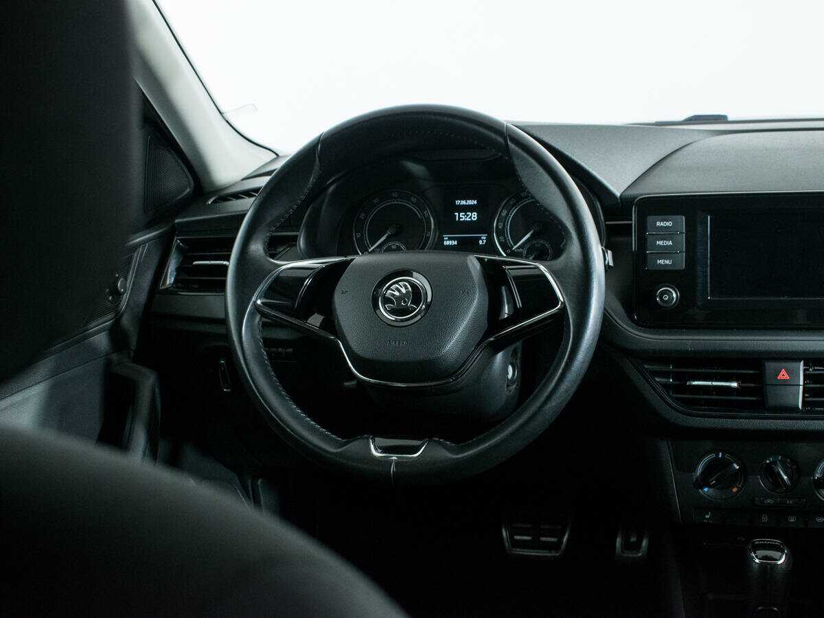 Купить Skoda Rapid с пробегом. Фото: #13