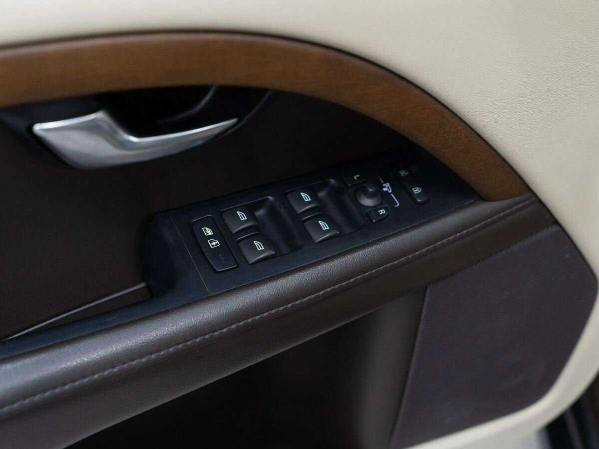 Купить Volvo XC70 с пробегом. Фото: #13