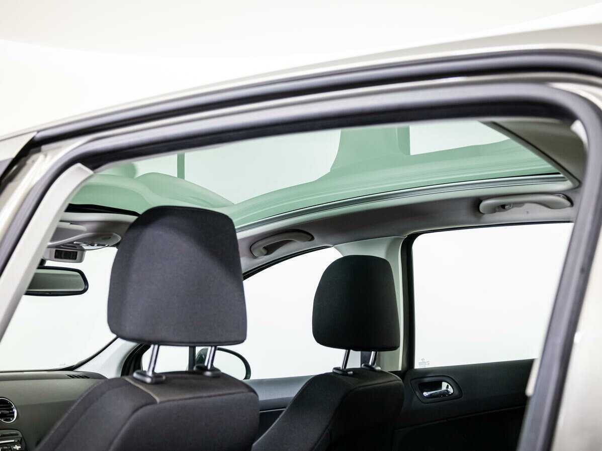 Купить Peugeot 308 с пробегом. Фото: #16