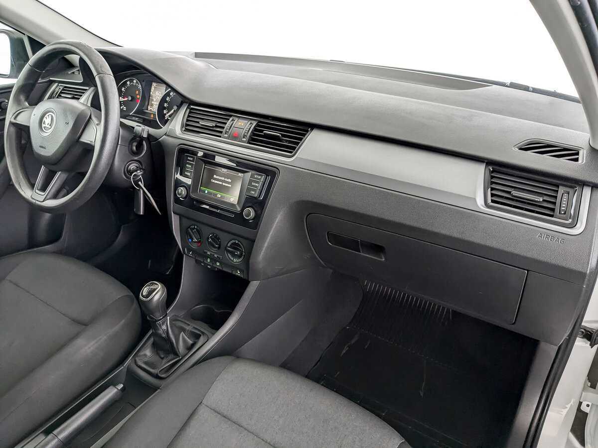 Купить Skoda Rapid с пробегом. Фото: #10