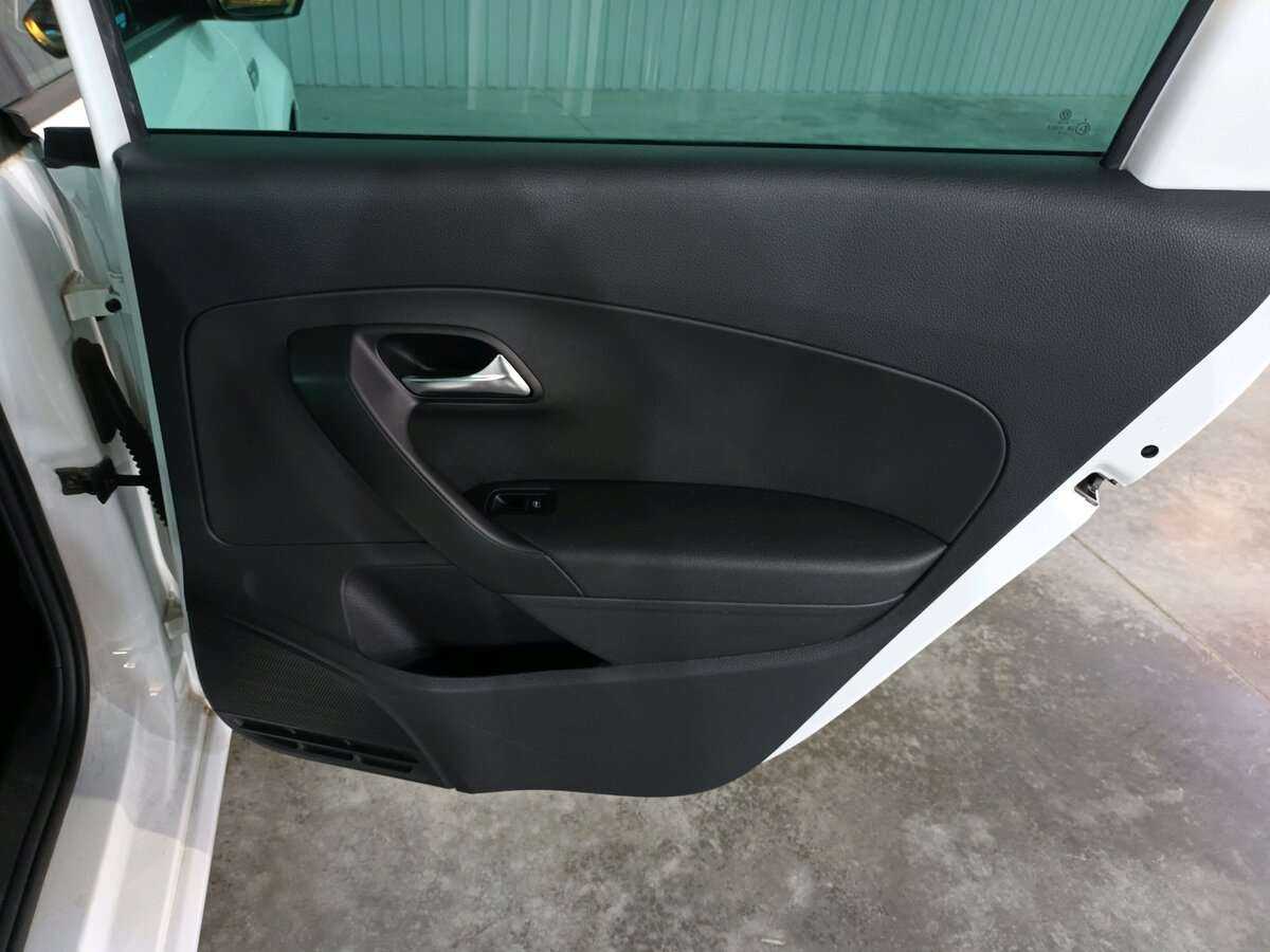 Купить Volkswagen Polo с пробегом. Фото: #21