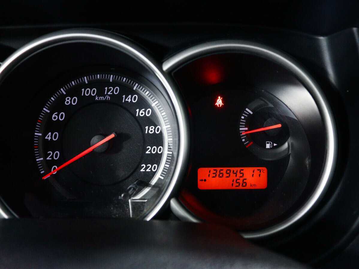 Купить Nissan Tiida с пробегом. Фото: #8