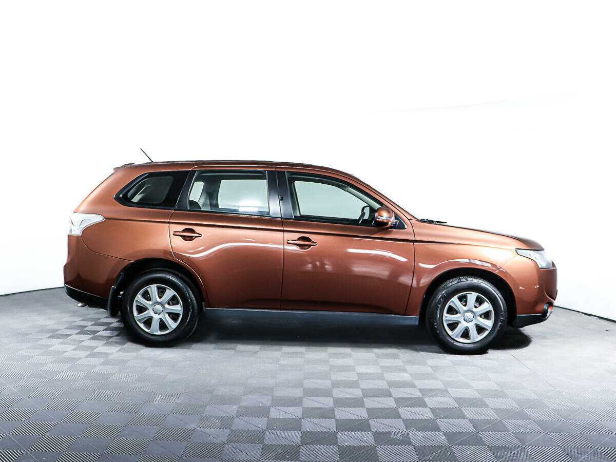 Купить Mitsubishi Outlander с пробегом. Фото: #3