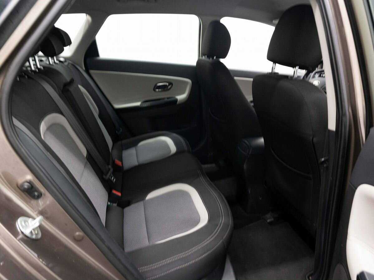 Купить Kia Ceed с пробегом. Фото: #9