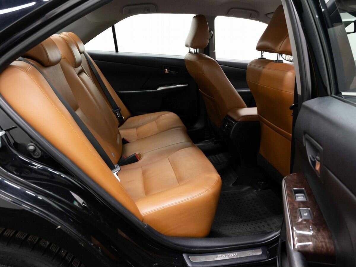 Купить Toyota Camry с пробегом. Фото: #11