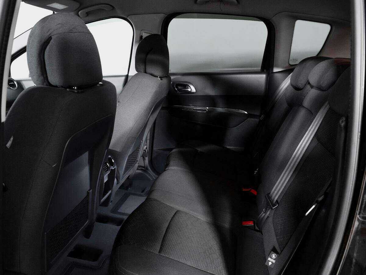 Купить Peugeot 3008 с пробегом. Фото: #9