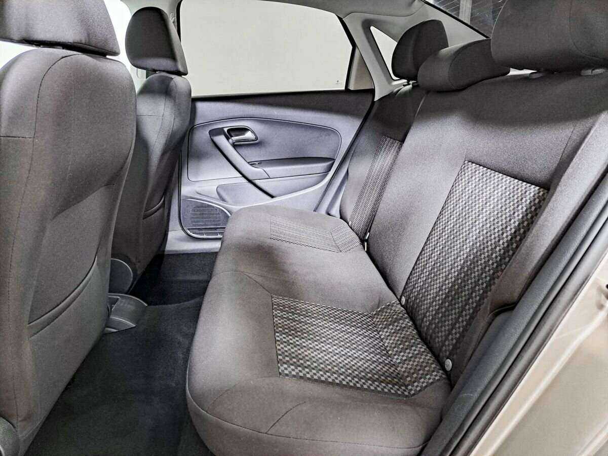 Купить Volkswagen Polo с пробегом. Фото: #8