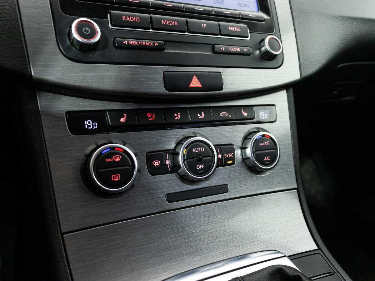 Купить Volkswagen Passat с пробегом. Фото: #14