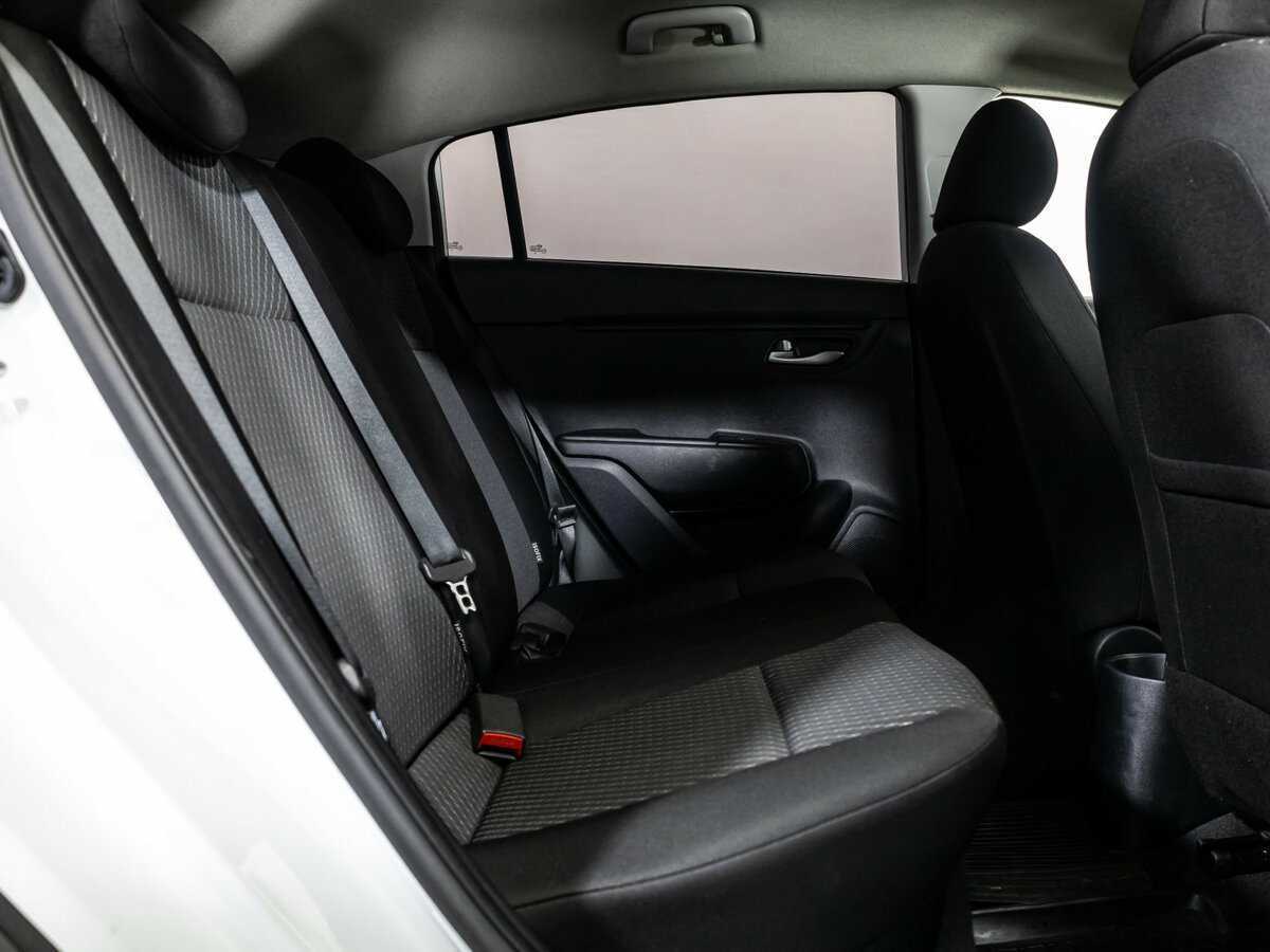 Купить Kia Rio с пробегом. Фото: #9