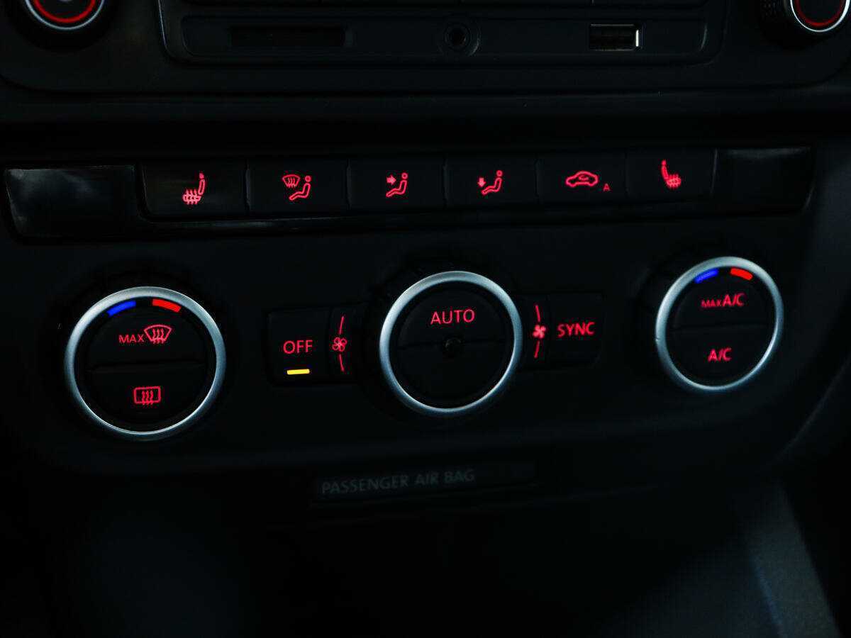 Купить Volkswagen Jetta с пробегом. Фото: #14