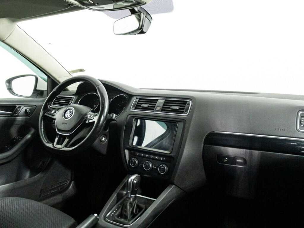 Купить Volkswagen Jetta с пробегом. Фото: #8