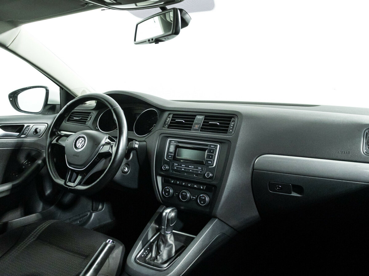 Купить Volkswagen Jetta с пробегом. Фото: #8