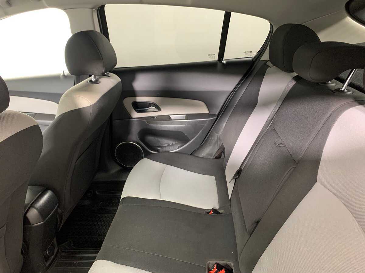 Купить Chevrolet Cruze с пробегом. Фото: #18