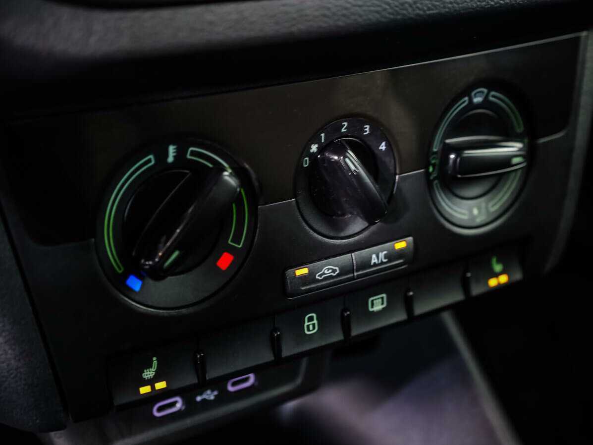 Купить Skoda Rapid с пробегом. Фото: #12