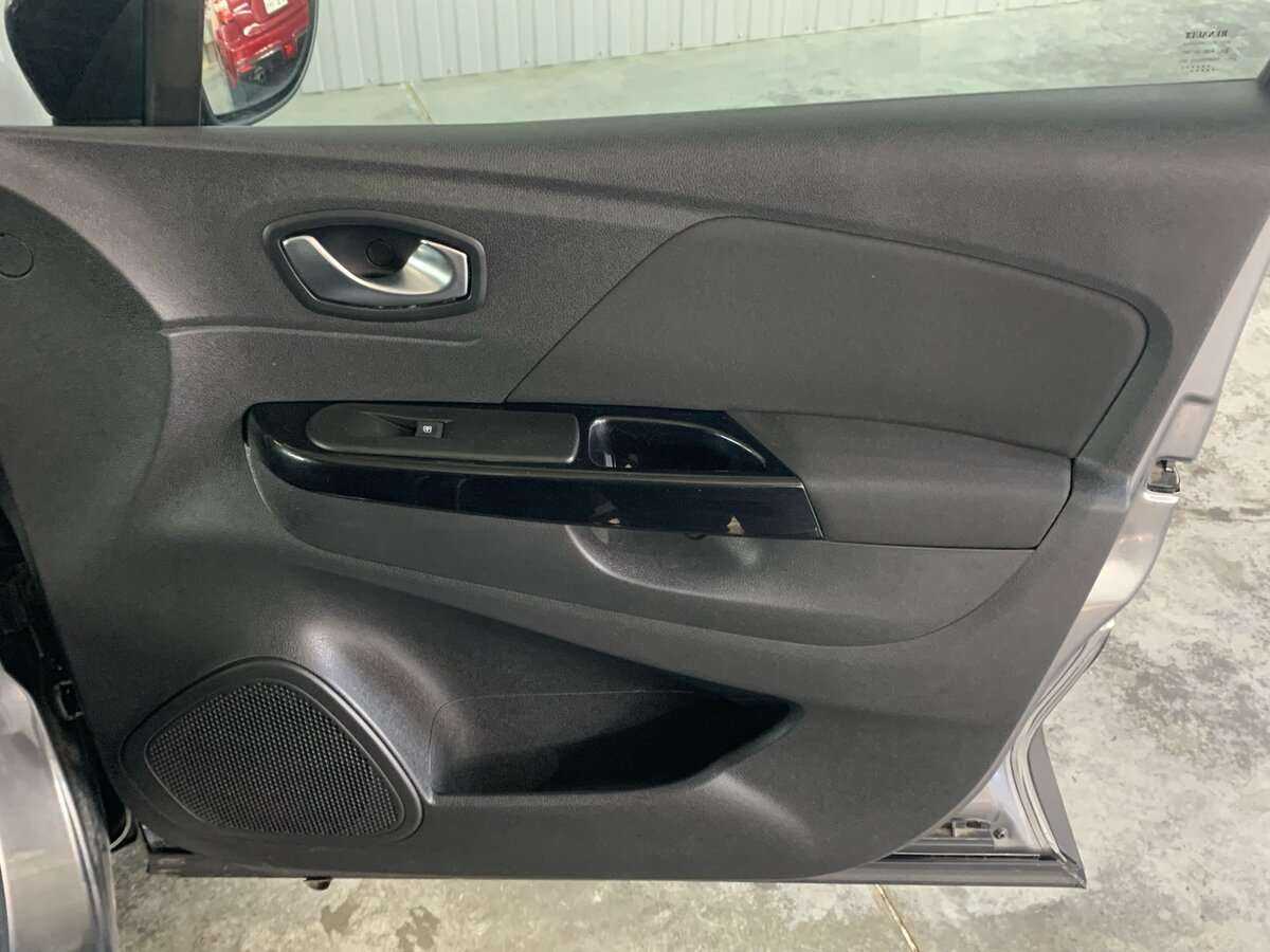 Купить Renault Kaptur с пробегом. Фото: #19