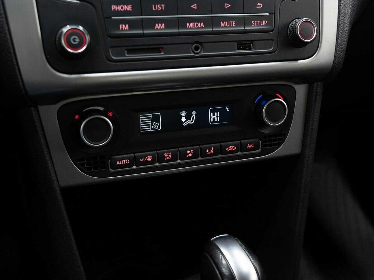 Купить Volkswagen Polo с пробегом. Фото: #15