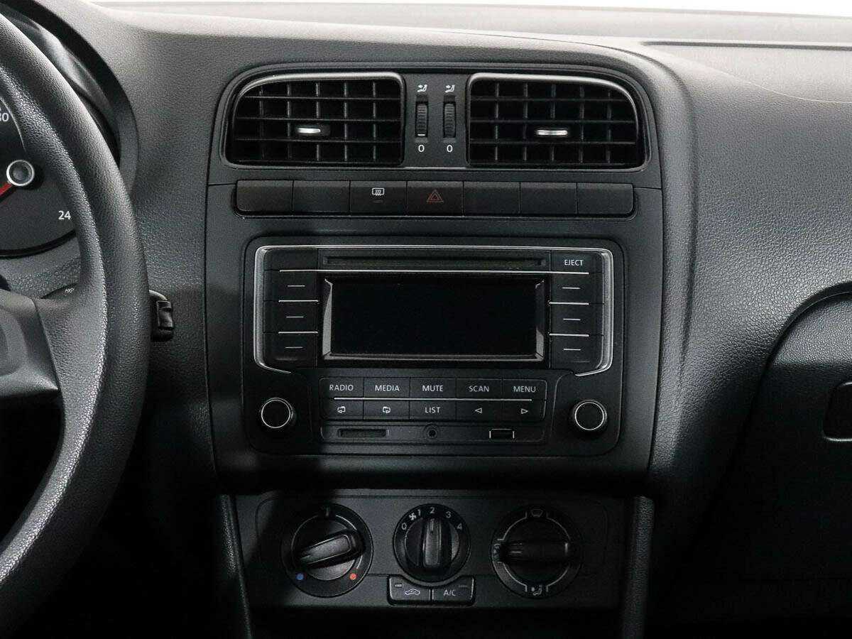 Купить Volkswagen Polo с пробегом. Фото: #9