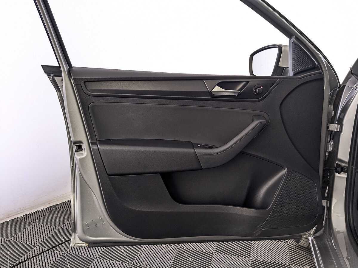 Купить Volkswagen Polo с пробегом. Фото: #18