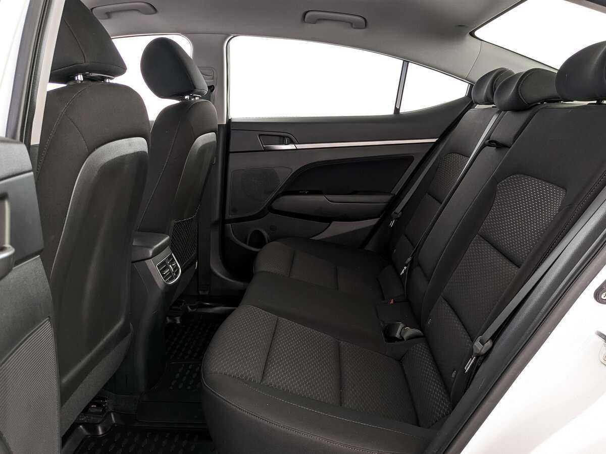 Купить Hyundai Elantra с пробегом. Фото: #13