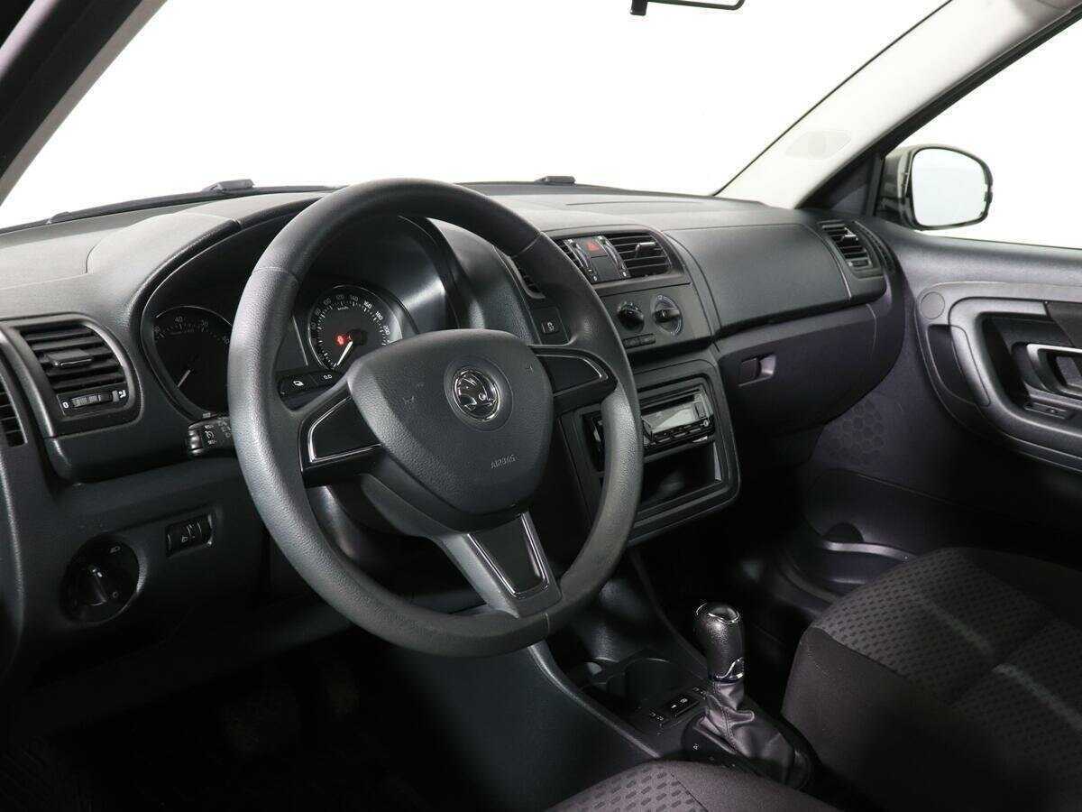 Купить Skoda Fabia с пробегом. Фото: #8