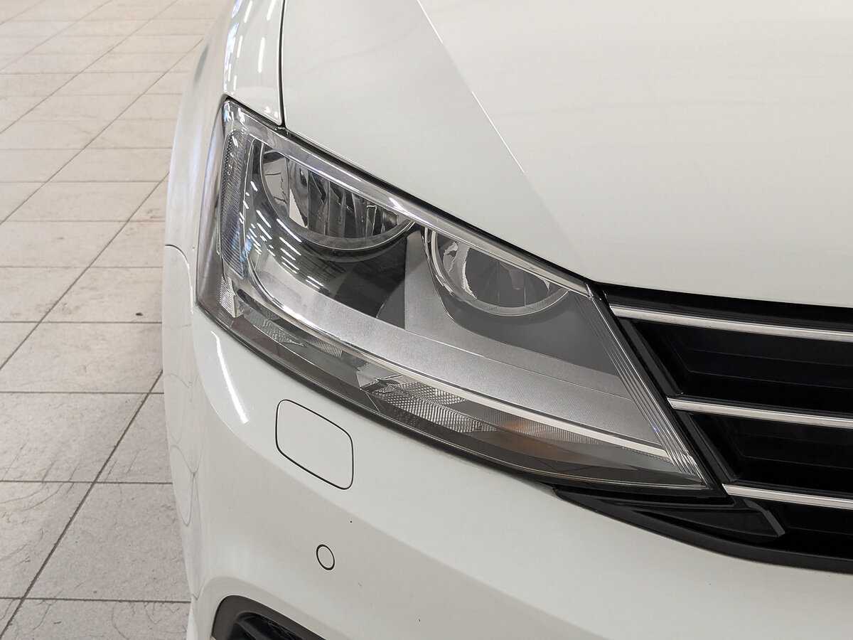 Купить Volkswagen Jetta с пробегом. Фото: #10