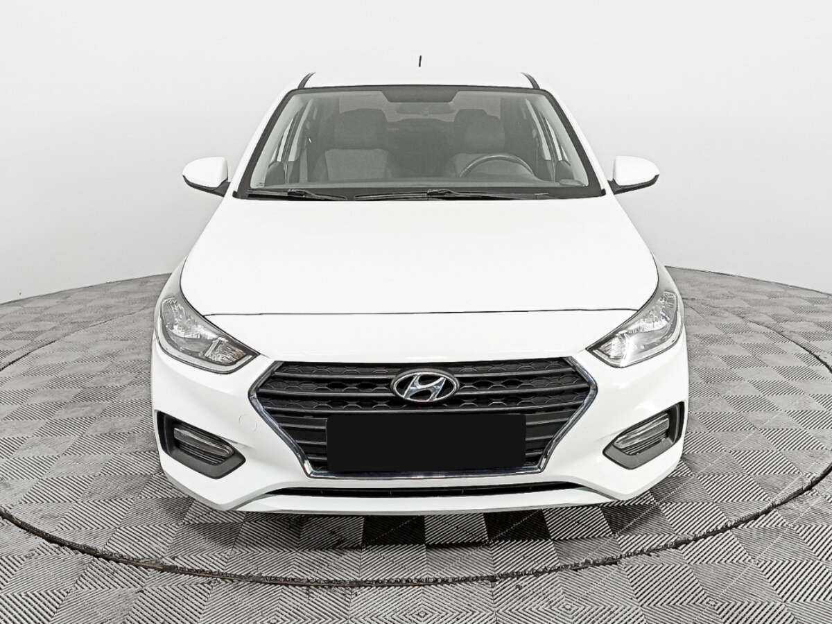 Купить Hyundai Solaris с пробегом. Фото: #1