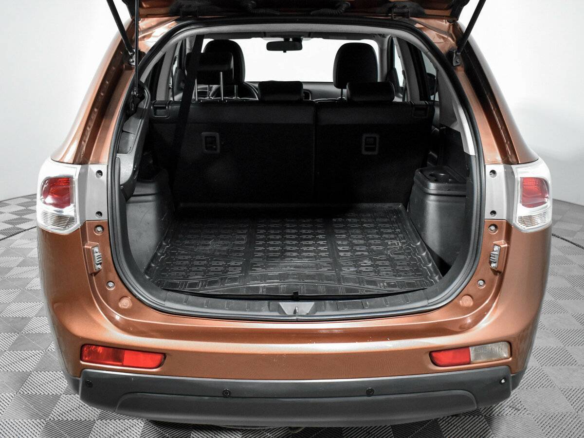 Купить Mitsubishi Outlander с пробегом. Фото: #17