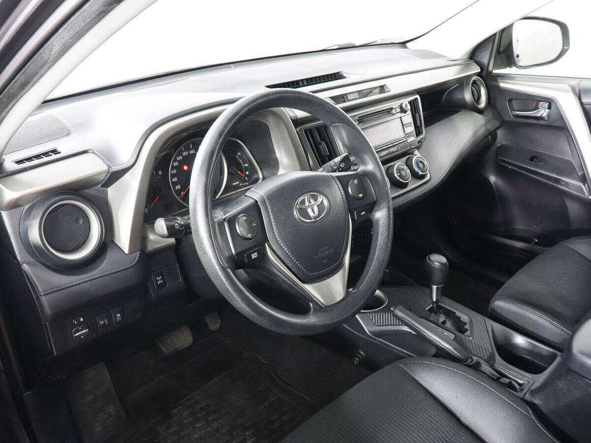 Купить Toyota RAV4 с пробегом. Фото: #8