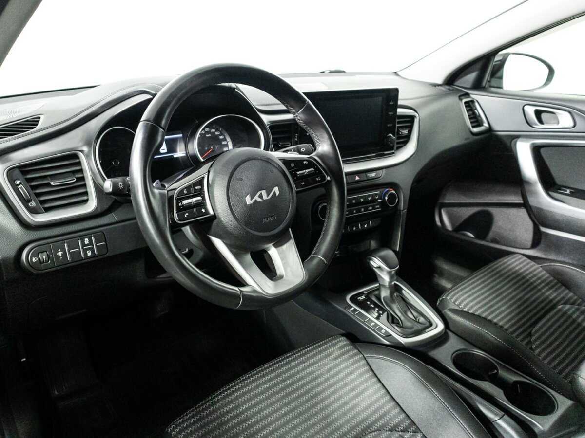 Купить Kia Ceed с пробегом. Фото: #10