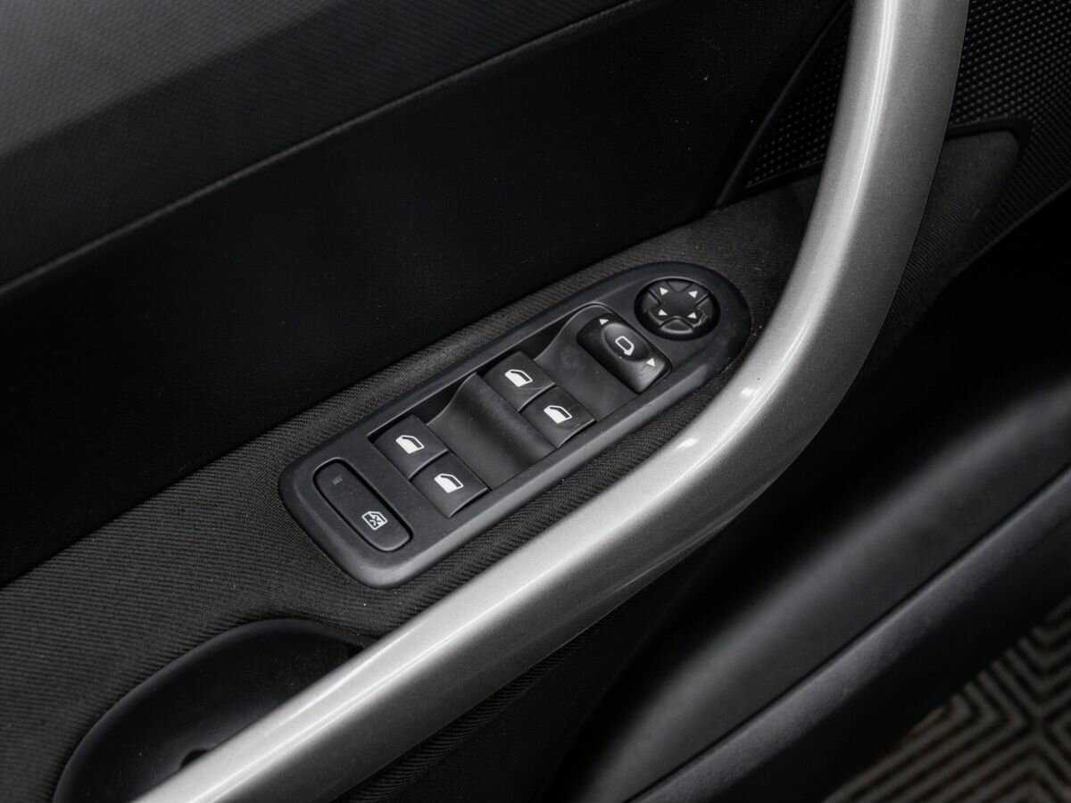 Купить Peugeot 408 с пробегом. Фото: #14