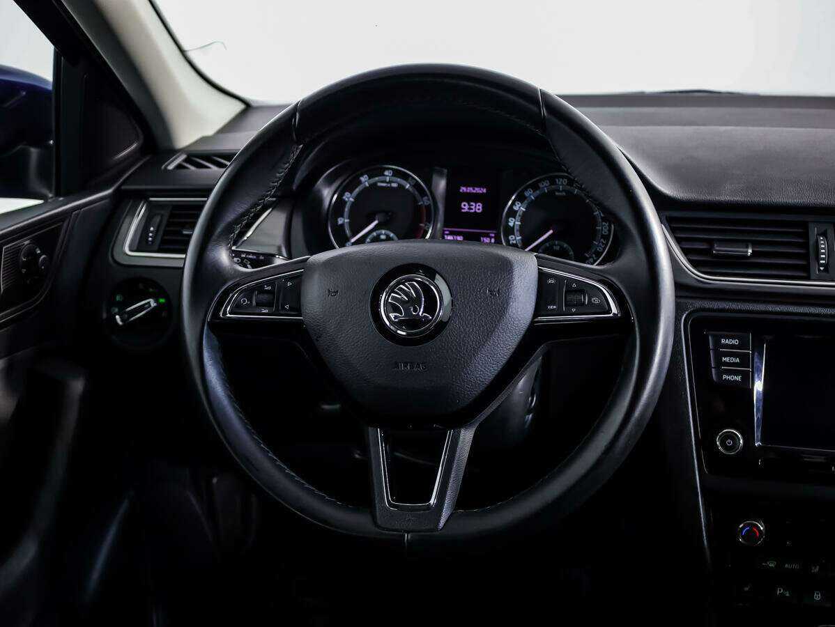 Купить Skoda Rapid с пробегом. Фото: #9