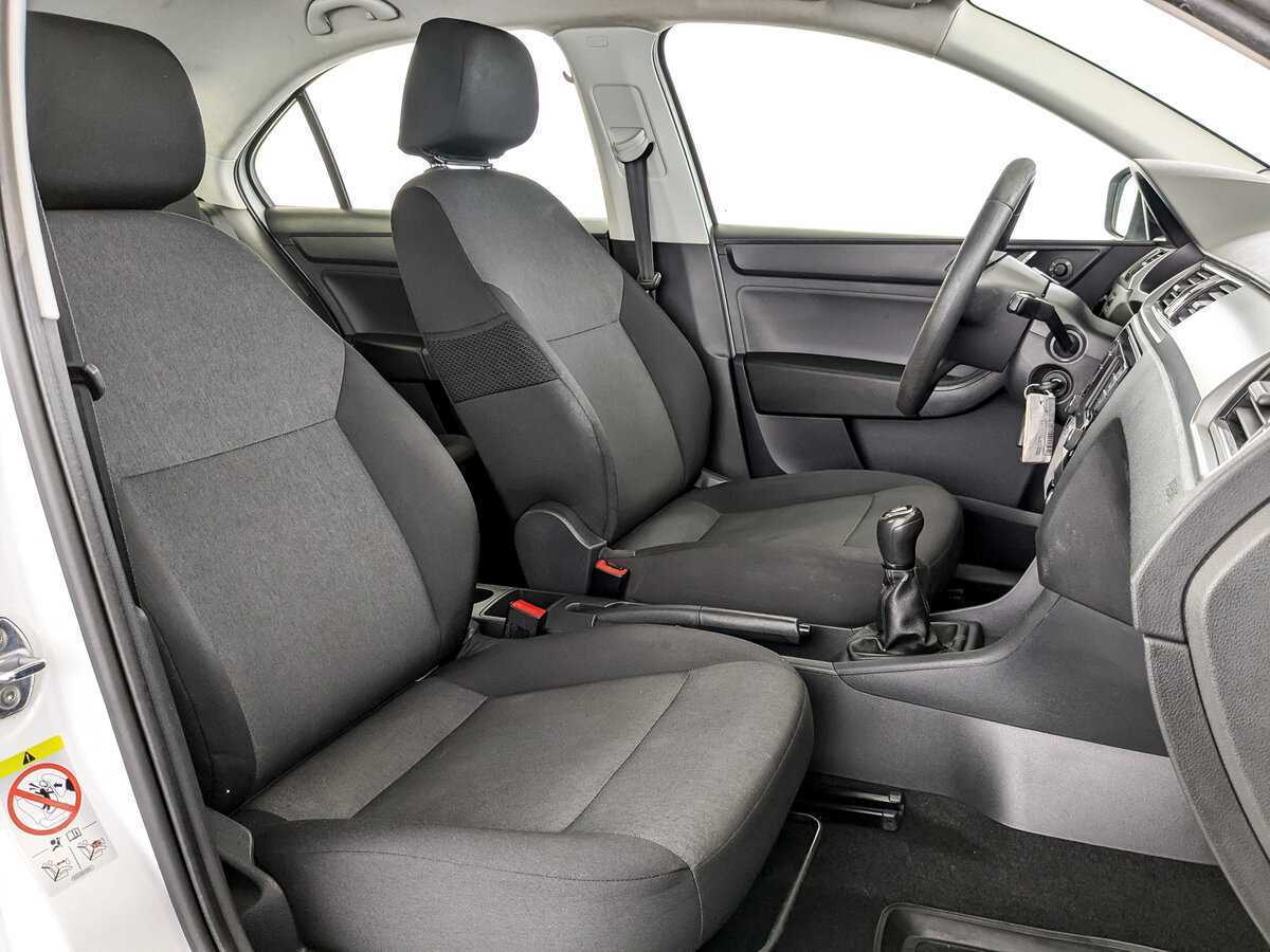 Купить Skoda Rapid с пробегом. Фото: #22