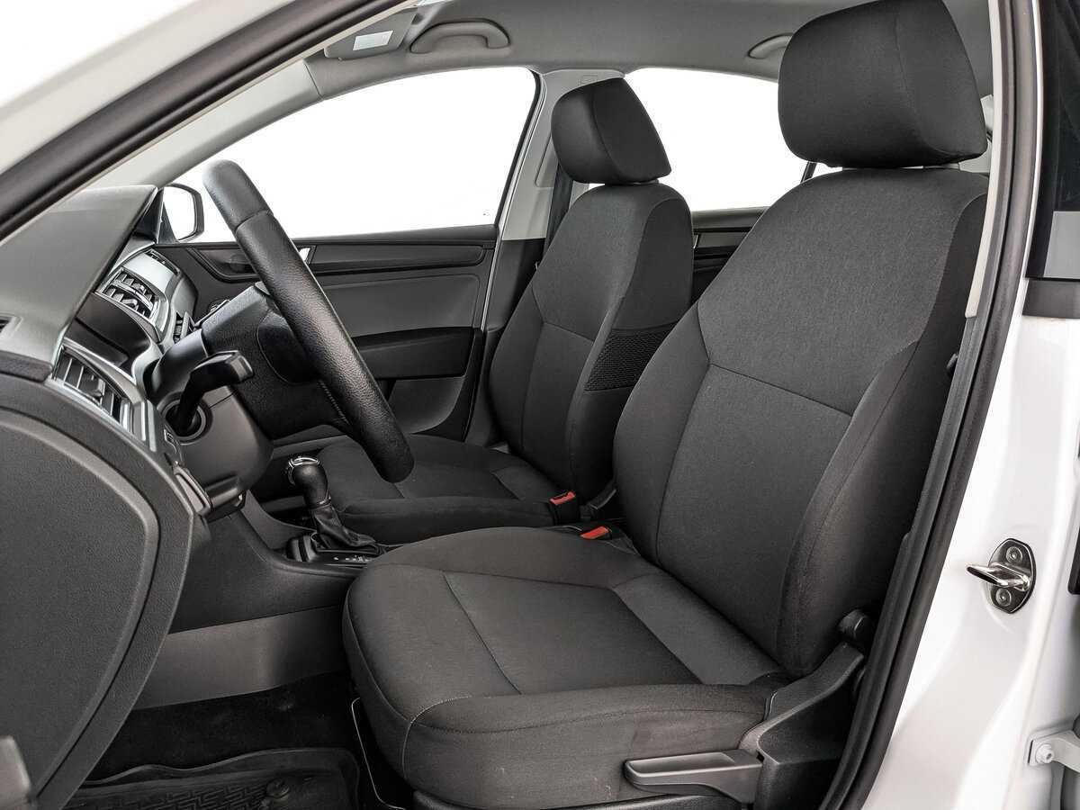 Купить Skoda Rapid с пробегом. Фото: #17