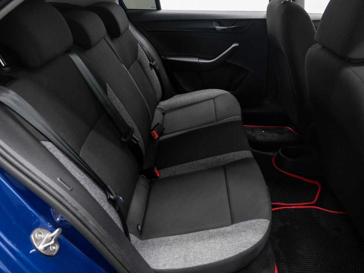 Купить Skoda Rapid с пробегом. Фото: #9