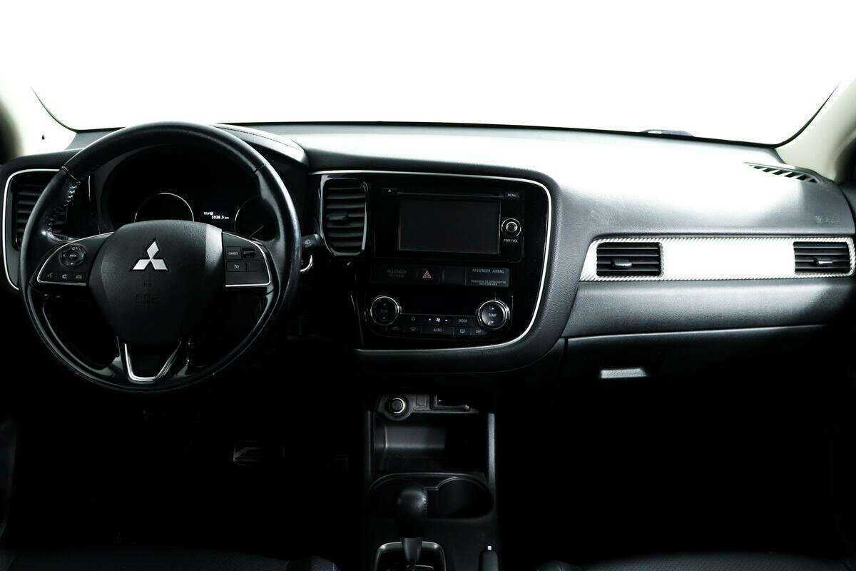 Купить Mitsubishi Outlander с пробегом. Фото: #10