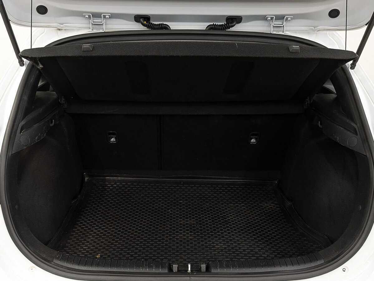 Купить Kia Ceed с пробегом. Фото: #9