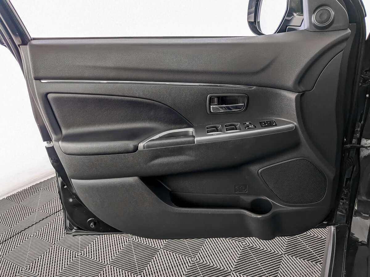 Купить Mitsubishi ASX с пробегом. Фото: #14