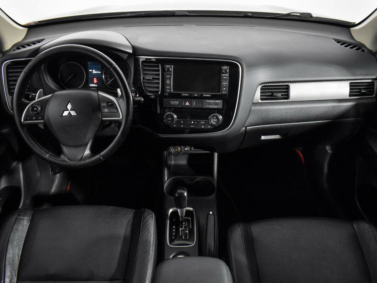 Купить Mitsubishi Outlander с пробегом. Фото: #11