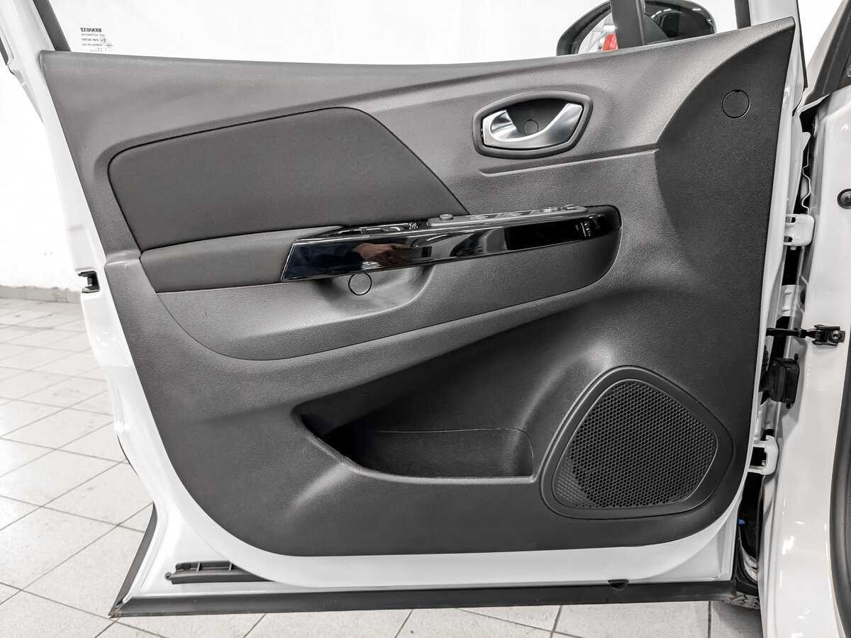 Купить Renault Kaptur с пробегом. Фото: #18