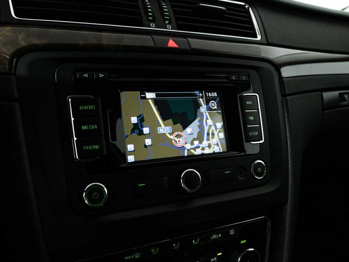 Купить Skoda Superb с пробегом. Фото: #16